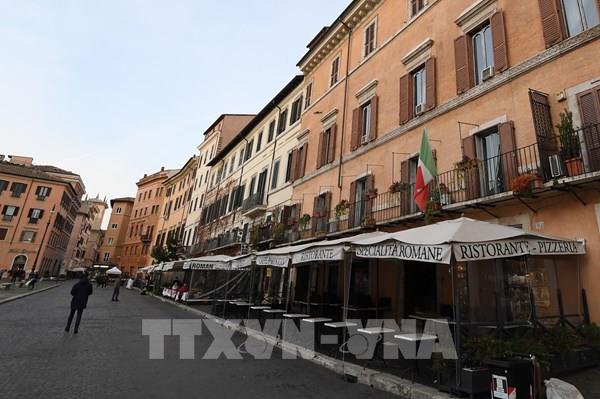 Diễn biến mới nhất dịch COVID-19 tại châu Âu: Các nước áp một loạt biện pháp mạnh