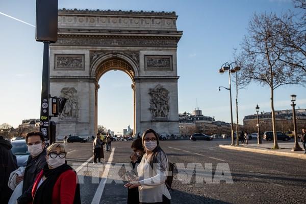 Người dân thế giới đeo khẩu trang phòng, chống dịch COVID-19