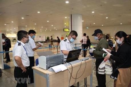 Dịch COVID-19: Tạm dừng nhập cảnh đối với tất cả người nước ngoài vào Việt Nam