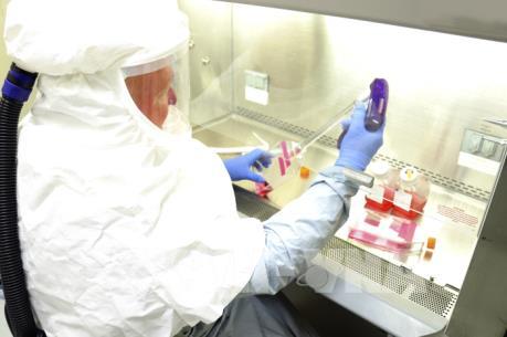 Dịch COVID-19: Trung Quốc phê chuẩn thử nghiệm vaccine