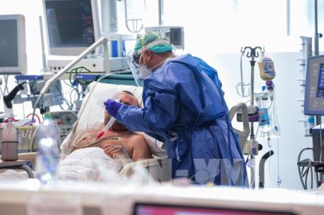 Dịch COVID-19: Số ca nhiễm virus SARS-CoV-2 tại châu Âu vượt 100.000 người