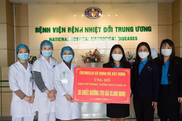 Bộ Xây dựng ủng hộ hơn 300 triệu đồng phòng, chống dịch COVID-19