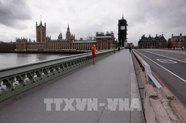 Anh sẽ trả 80% lương cho người lao động phải nghỉ làm vì COVID-19