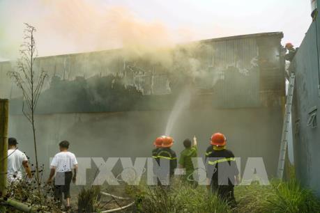 Điện Biên: Cháy lớn tại nhà kho trong khu đô thị Bom La