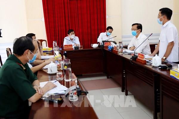 Lãnh đạo TP Hồ Chí Minh cam kết không để thiếu khẩu trang, nhu yếu phẩm
