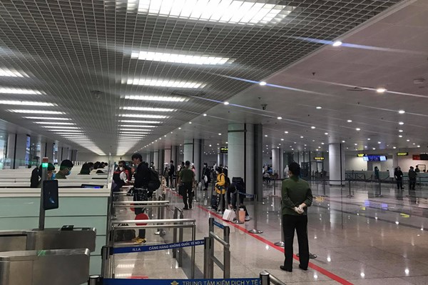 Ngày 23/3, sân bay Nội Bài dự kiến đón 276 khách từ nước ngoài trở về