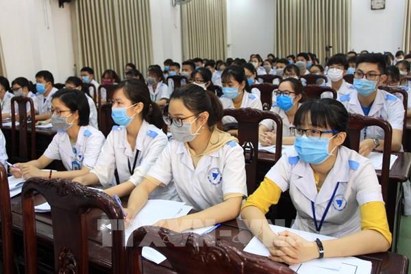 Hàng trăm sinh viên ngành y Thái Bình tình nguyện tham gia phòng chống dịch