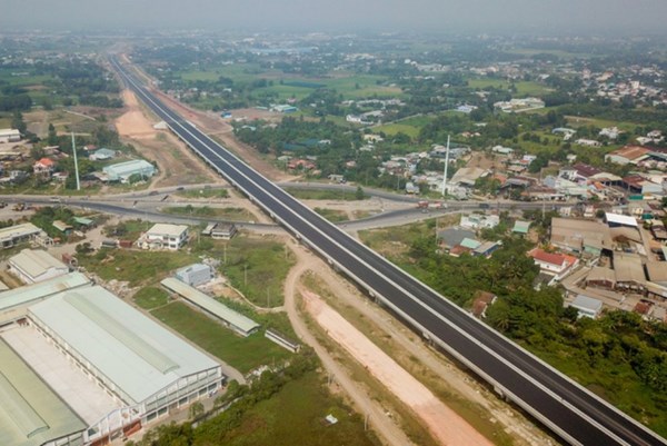 Tháo gỡ vướng mắc dự án đường cao tốc Bến Lức - Long Thành