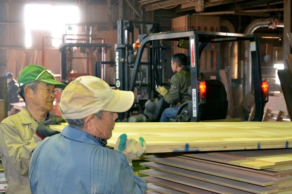 Nhật Bản cân nhắc cho doanh nghiệp vừa và nhỏ hưởng ân hạn thuế một năm