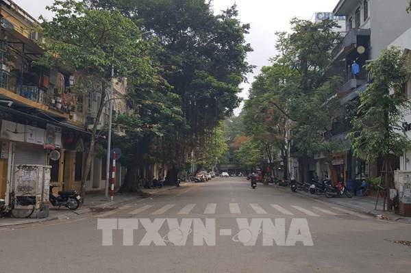 Dịch COVID-19: Người dân Thủ đô nghiêm túc tạm ngừng kinh doanh mặt hàng không thiết yếu