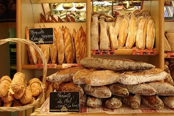 Người dân Pháp tạm từ bỏ niềm tự hào ẩm thực để chống dịch COVID-19 