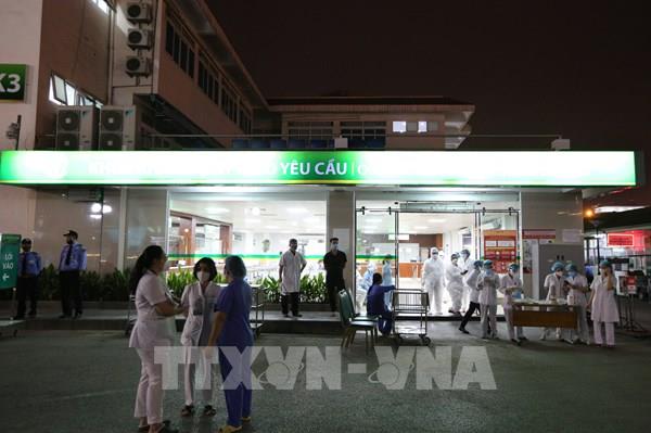 Yêu cầu những người đã đến căng tin Bệnh viện Bạch Mai từ 10-25/3 tự cách ly