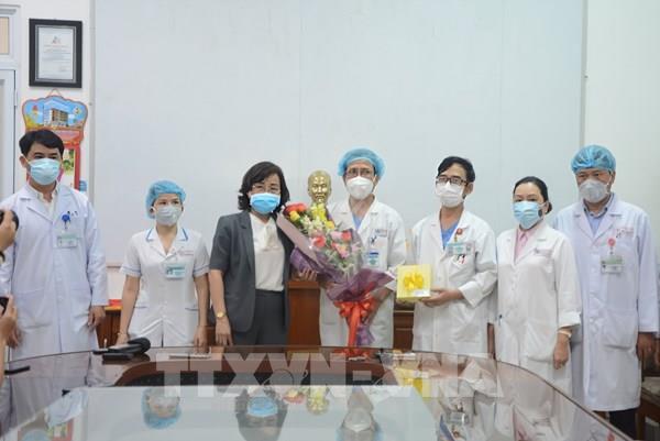 Bão dịch sẽ đi qua, tình người càng thắm lại: Bài 1 - Tổng lực đẩy lùi dịch COVID-19