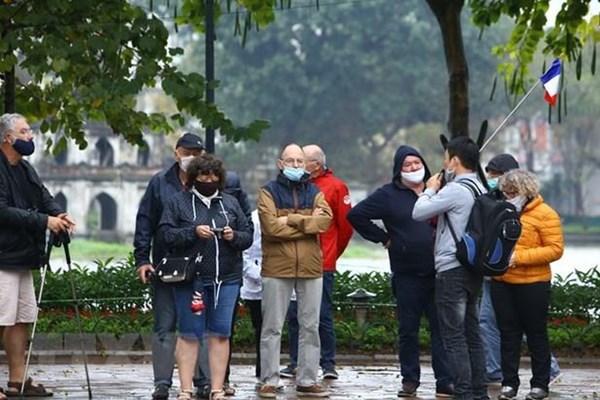 Hướng dẫn cấp thị thực, gia hạn tạm trú cho người nước ngoài ở lại Việt Nam do dịch