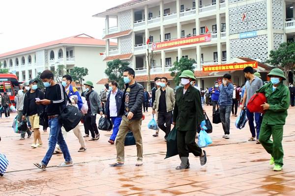 Niềm vui của những công dân hoàn thành thời gian cách ly tập trung