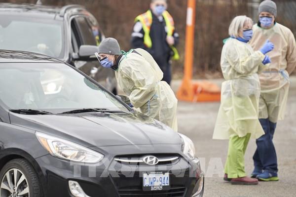 Dịch COVID-19: Ba tỉnh bang lớn nhất Canada triển khai xây dựng bệnh viện dã chiến