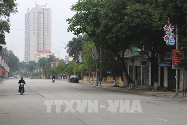 Bắt giữ xe chở khách cố tình hoạt động bất chấp lệnh cấm