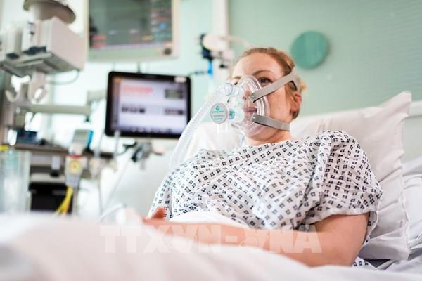 Dịch COVID-19: Tổng thống Mỹ thúc đẩy sản xuất máy trợ thở