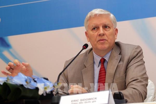 ADB: Dịch COVID, kinh tế Việt Nam vẫn tăng trưởng nhanh nhất Đông Nam Á