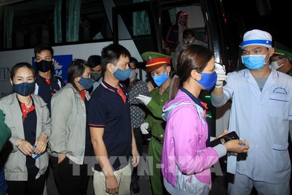 Những chiến sĩ thầm lặng trong cuộc chiến ngăn chặn dịch bệnh COVID-19