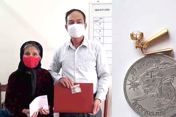 Cụ bà 90 tuổi ở Phú Thọ ủng hộ bông tai vàng để chống dịch COVID-19