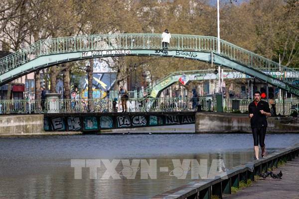 Pháp: Paris cấm các hoạt động thể thao cá nhân ngoài trời vào ban ngày
