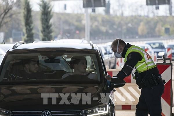 Thụy Sĩ huy động quân đội với quy mô lớn nhất chống dịch COVID-19