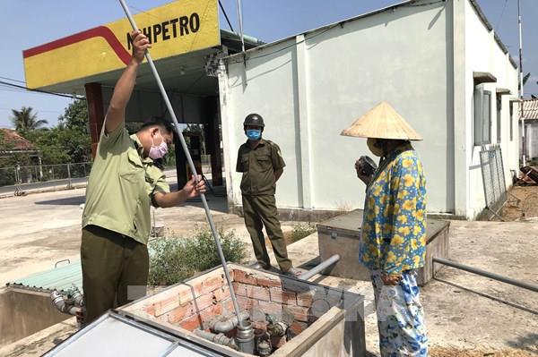 Kiểm tra, xử lý hành vi găm hàng chờ tăng giá xăng dầu