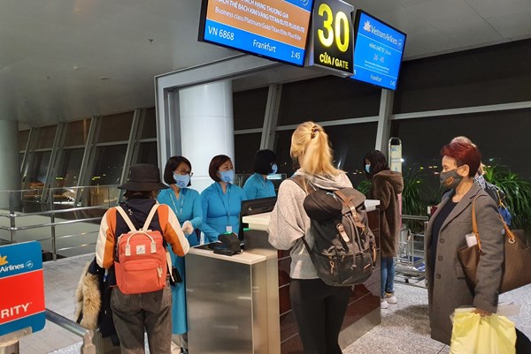 Vietnam Airlines vận chuyển công dân EU và trang bị y tế viện trợ 5 nước châu Âu