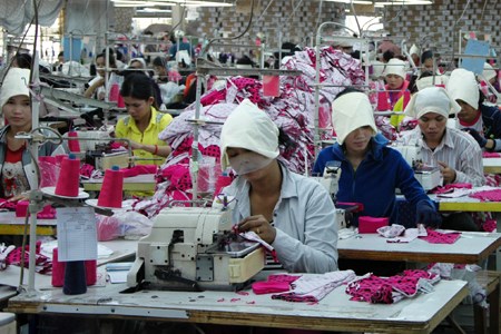 Indonesia cân nhắc hạn chế nhập khẩu hàng may mặc