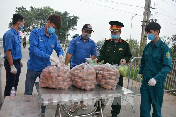 Mọi nhu yếu phẩm hàng ngày cho người dân Hạ Lôi được cung cấp đầy đủ