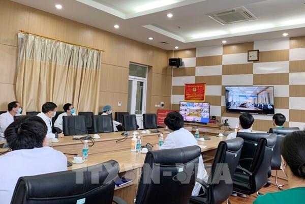 Các chuyên gia đầu ngành tiếp tục hội chẩn ca mắc COVID-19 nặng