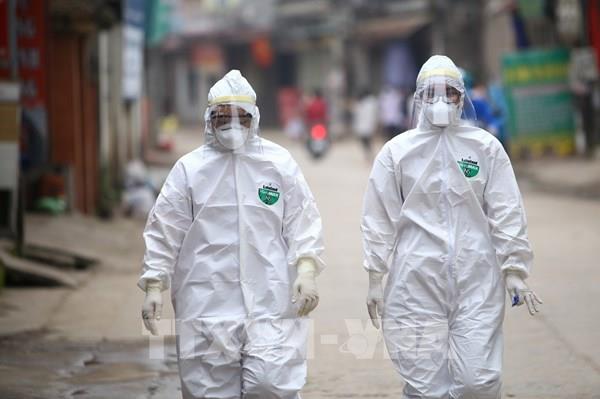 Hà Nội điều 15 đội phản ứng nhanh để dập ổ dịch COVID-19 thôn Hạ Lôi