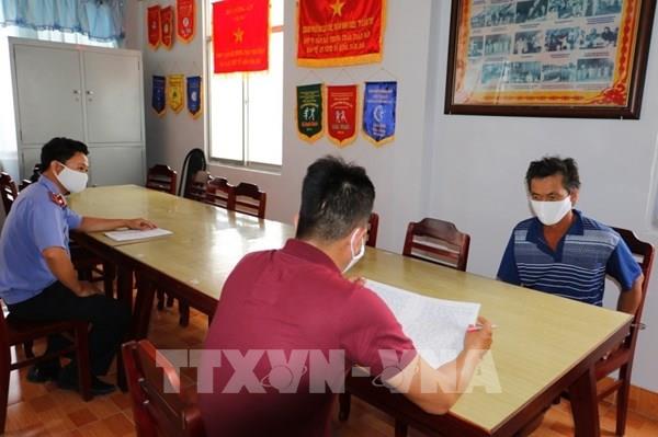 Bị khởi tố vì chống đối khi được nhắc đeo khẩu trang phòng dịch COVID-19