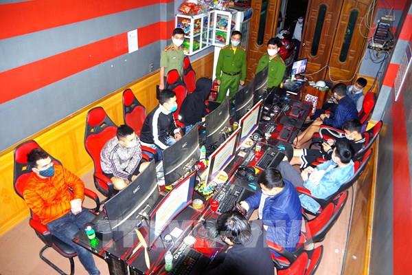 Dịch COVID-19: Chuyên gia y tế khuyến cáo các địa phương nguy cơ thấp không được chủ quan