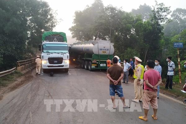 Giải tỏa ách tắc sau tai nạn giao thông trên cầu Pantoong, Bình Phước