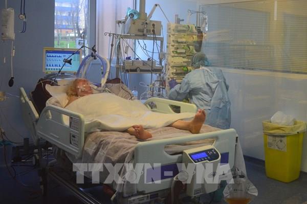 Pháp thử nghiệm cách ly bệnh nhân COVID-19 trong khách sạn