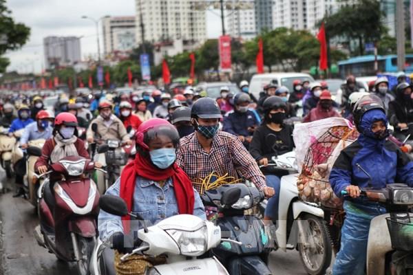 Nhịp sống Thủ đô dần sôi động trở lại