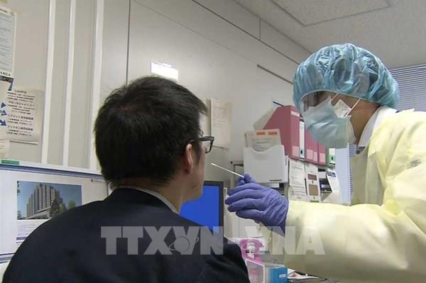 Chuyên gia Nhật Bản kêu gọi tăng cường xét nghiệm COVID-19