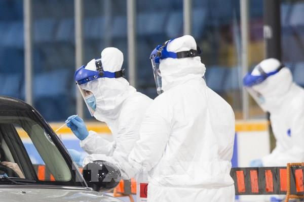 Canada chi 780 triệu USD để nghiên cứu vắc-xin và cách điều trị COVID-19