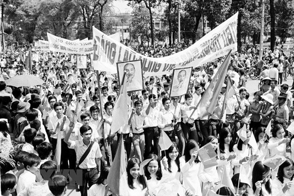 “Tất cả vì miền Nam ruột thịt” - Bài 3: Non sông một dải