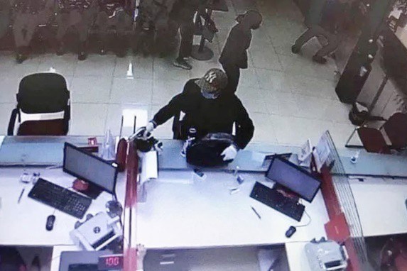 Vụ cướp ngân hàng tại huyện Sóc Sơn, Hà Nội: Nghi can ra đầu thú