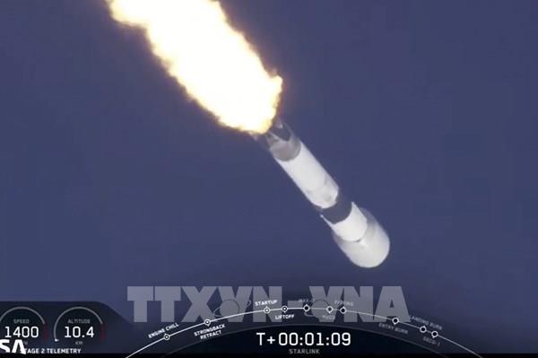 SpaceX phóng thêm 15 vệ tinh Internet lên quỹ đạo