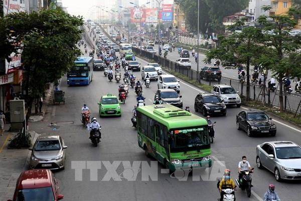Điều chỉnh 16 tuyến xe buýt để sửa mặt cầu Thăng Long