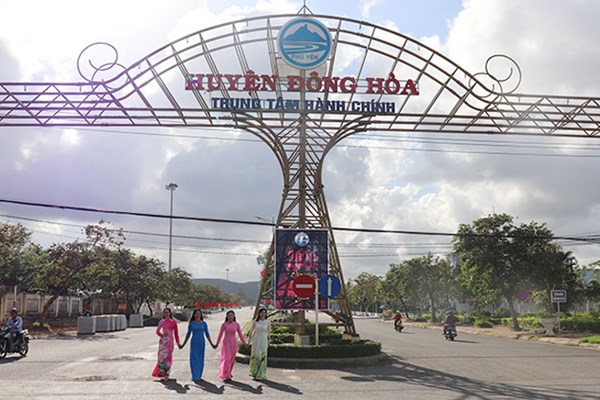 Nghị quyết thành lập các thị xã thuộc tỉnh Phú Yên, Bình Định và Thanh Hóa