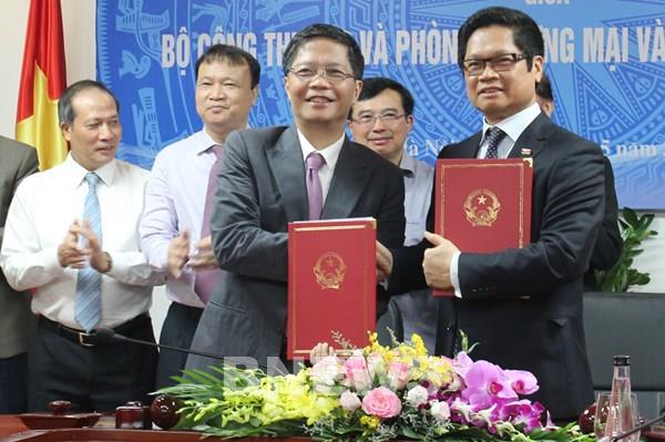 Bộ Công Thương và VCCI cùng hợp tác kết nối thị trường, thúc đẩy xuất khẩu