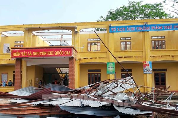 Thái Nguyên: Hơn 1.800 nhà bị tốc mái do giông lốc