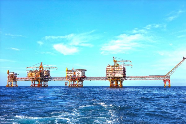 4 tháng, khai thác dầu khí vượt 7,7% kế hoạch