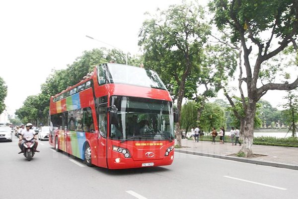 Đánh giá hoạt động thí điểm vận chuyển khách du lịch bằng ô tô 2 tầng