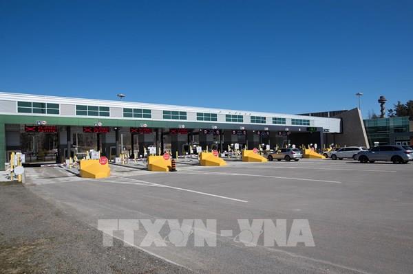 Mỹ kéo dài lệnh hạn chế đi lại với Canada và Mexico